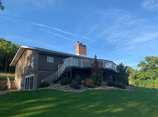 5 N Dubildchen Dr, Saint Donatus, IA 52071