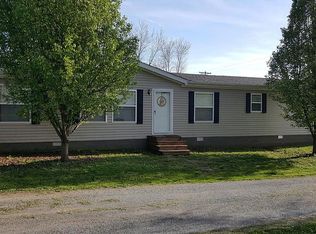 502 E 4th St, Buckner, IL 62819