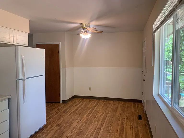 320 Del Clair Rd — Photo 9