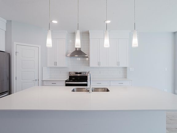 4th image of 3883 Chrustawka Pl SW