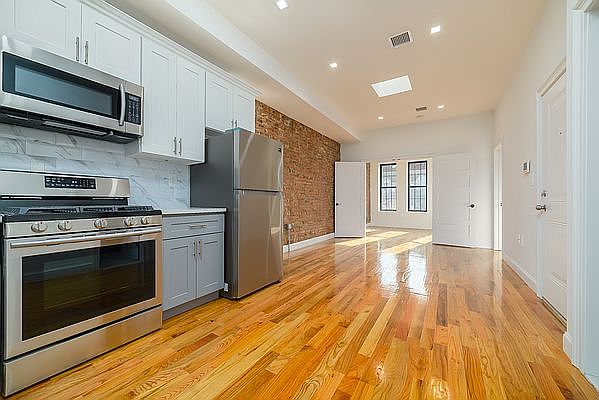 1st image of 715 Mac Donough St #1