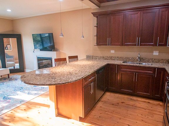 5th image of 5137 N Ashland Ave #2