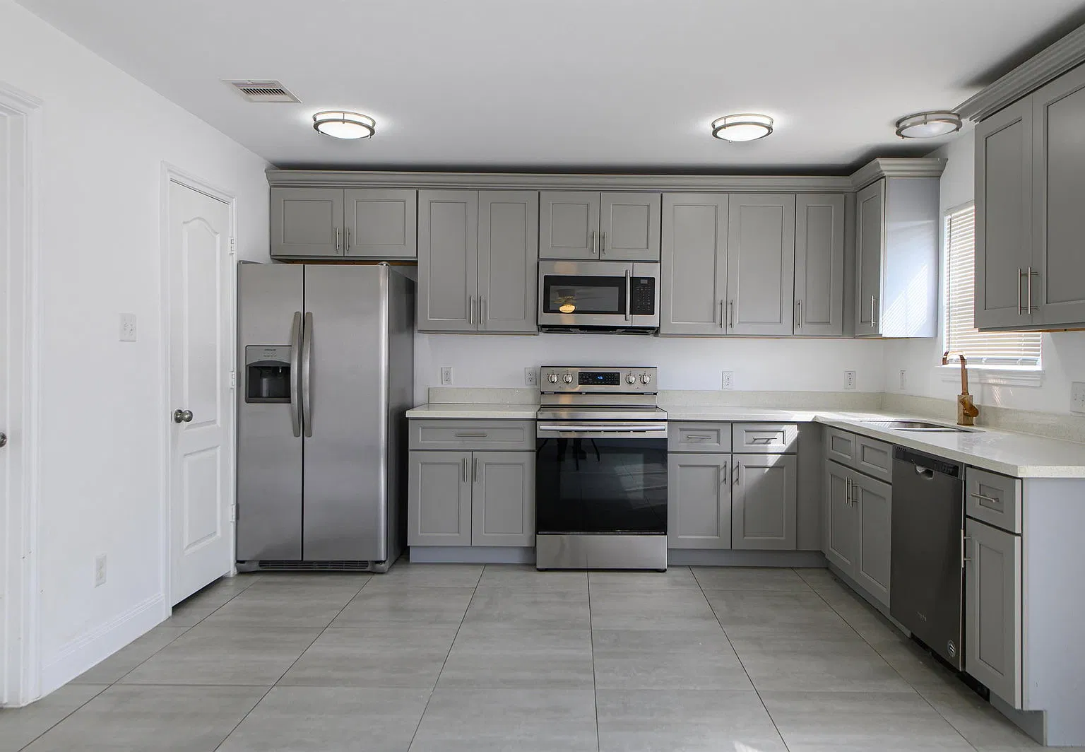 4 bed, 2.5 bath, 1752 sqft, $1,850 — Photo 4