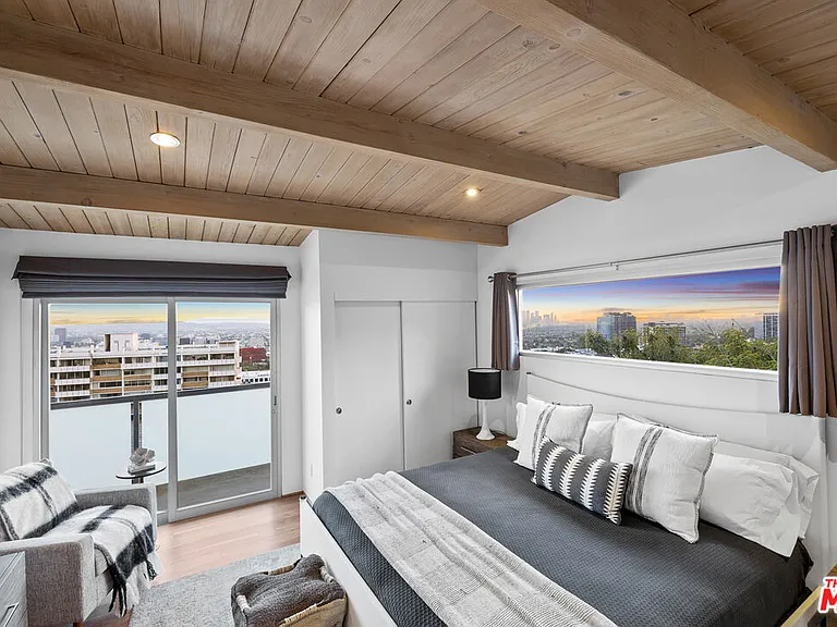 8737 Saint Ives Dr — Photo 23