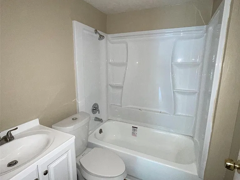 4827 Shreveport Blvd — Photo 4