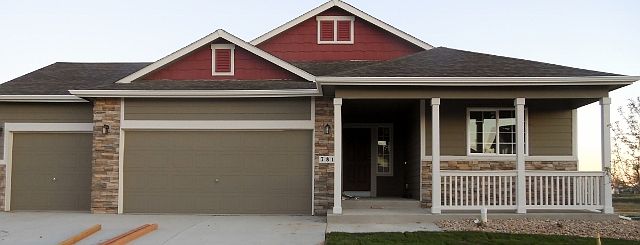 The Arizona with optional 3rd car garage