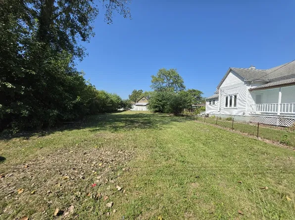 703 N Victor St, Christopher, IL 62822