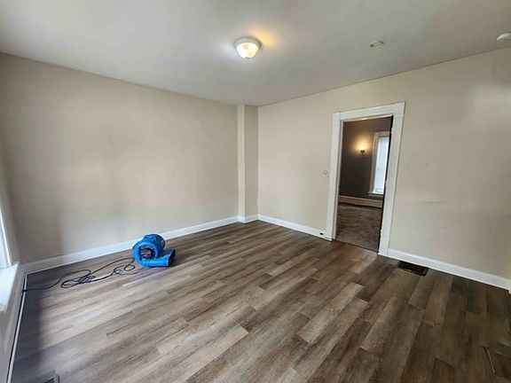 2nd image of 134 W 26th St #C