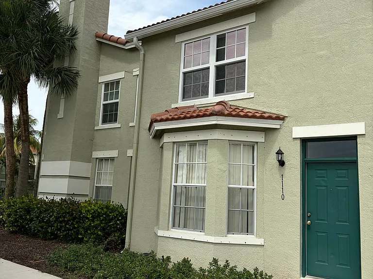 1110 Belmont Pl — Photo 17