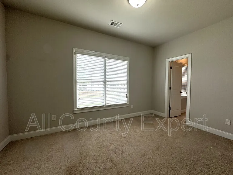 1674 Fairview Dr — Photo 24