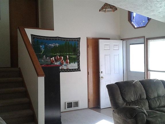 4th image of 13915 E 9th Ct