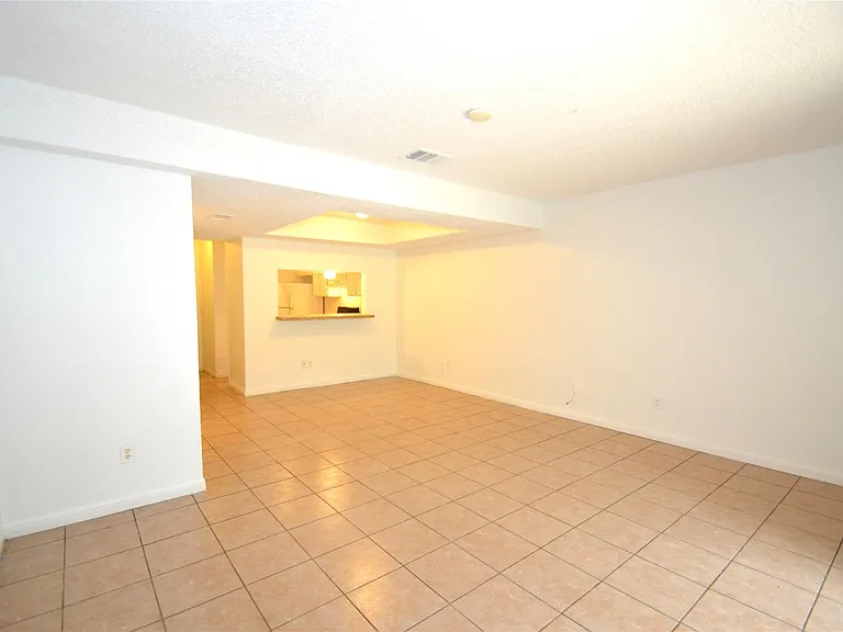 1202 Southport Dr #D — Photo 2