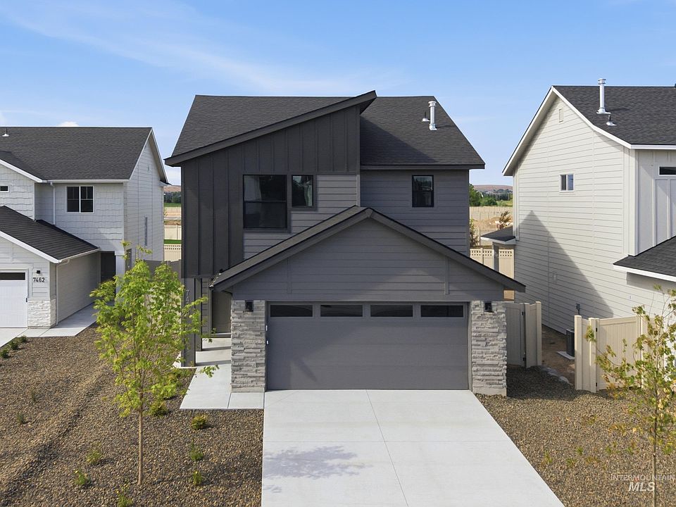 1st image of 7458 W Trumbull Ct