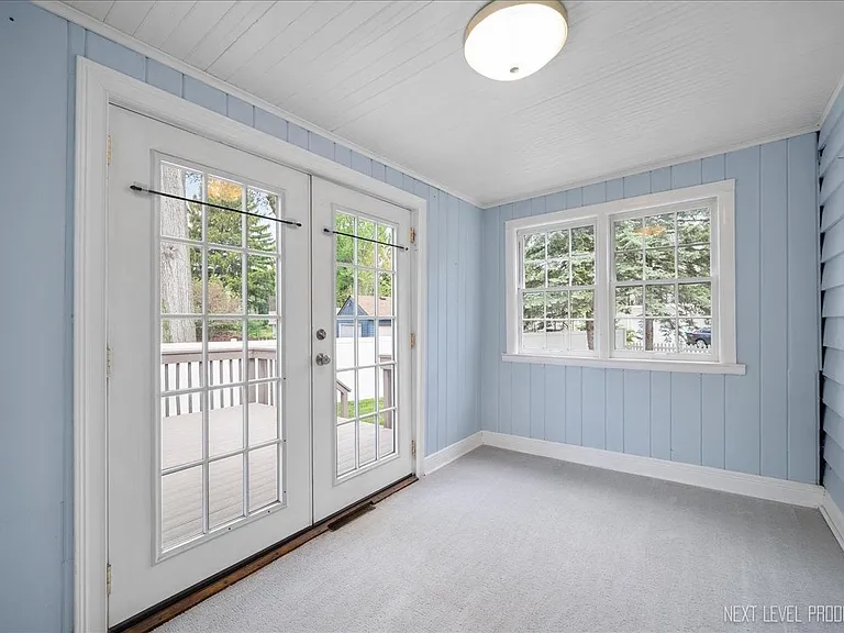 40 S Pine St — Photo 22