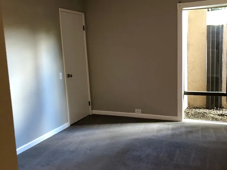 2241 Woodside Ln E #4 — Photo 7