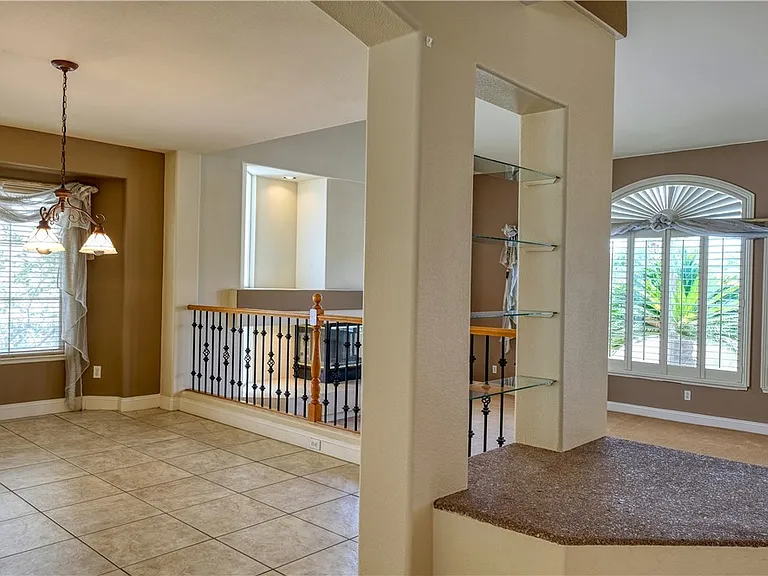 3924 Royal Scots Ave — Photo 7