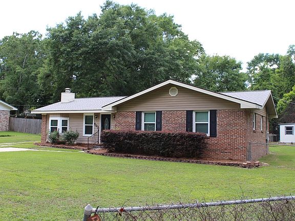 3rd image of 502 Pinecrest Dr