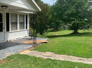 533 Chastain Rd, Central, SC 29630