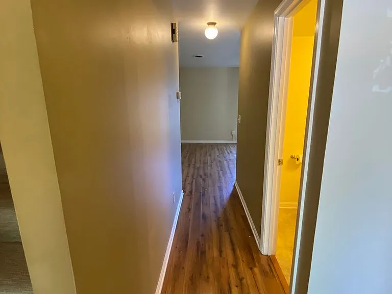 623 E Walnut St — Photo 6