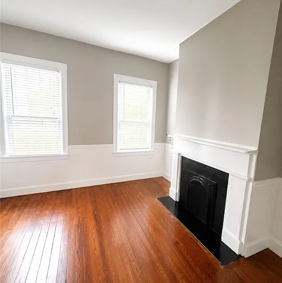 114 W Henry St #A — Photo 6