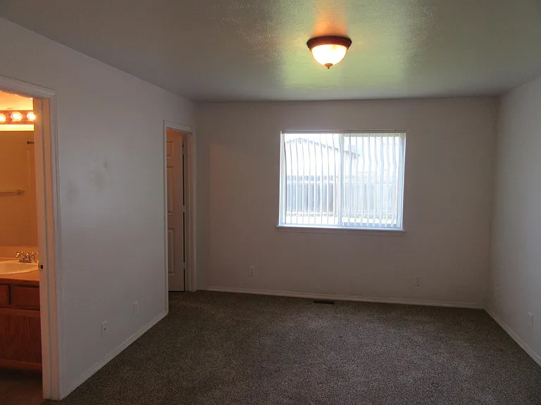 2893 W Elmwood Dr — Photo 7