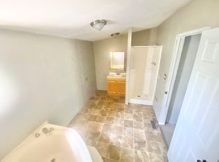 6 Timothy Dr, Fleetwood, PA 19522