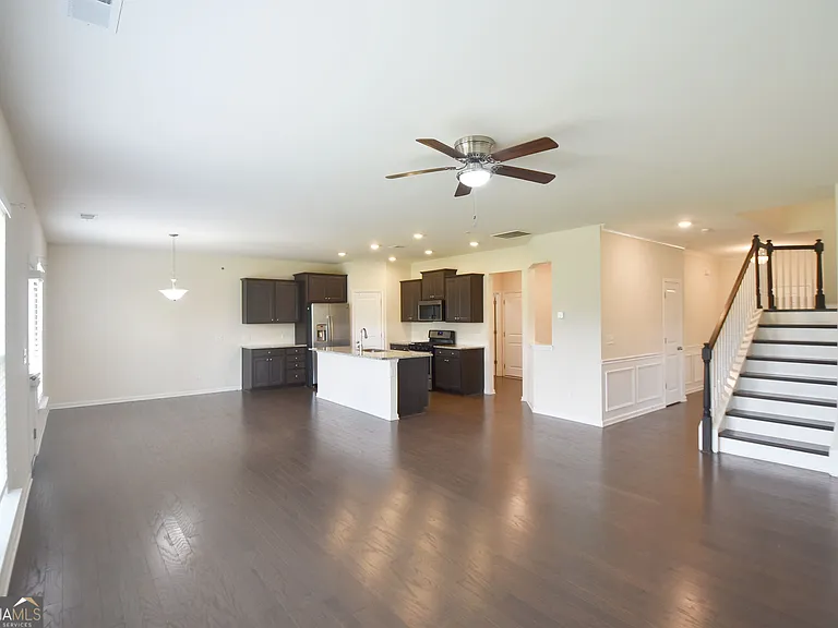 421 Southbridge Pass — Photo 16