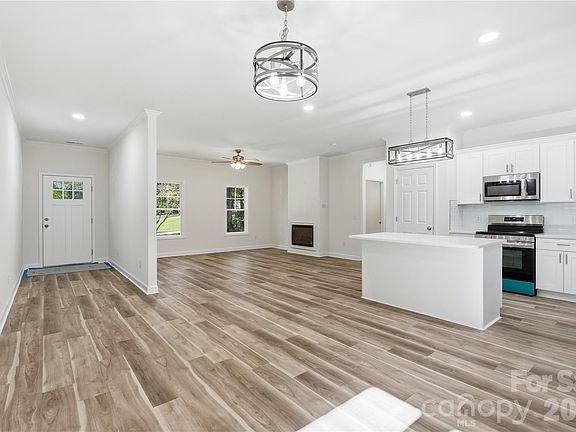 3rd image of 2881 Kiser Rd