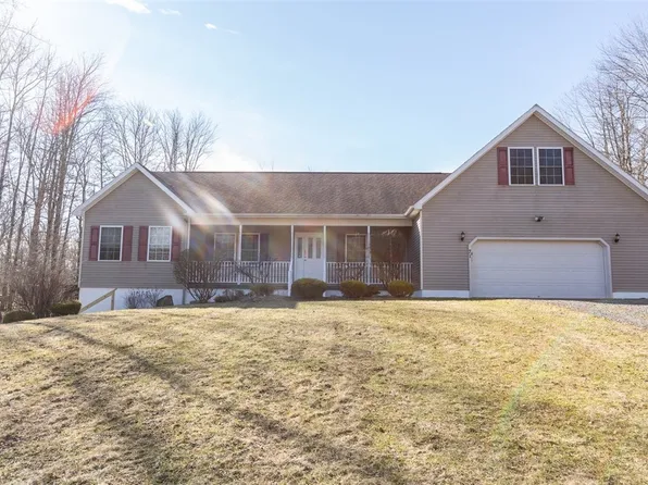 71 Phinney Ln, Central Square, NY 13036