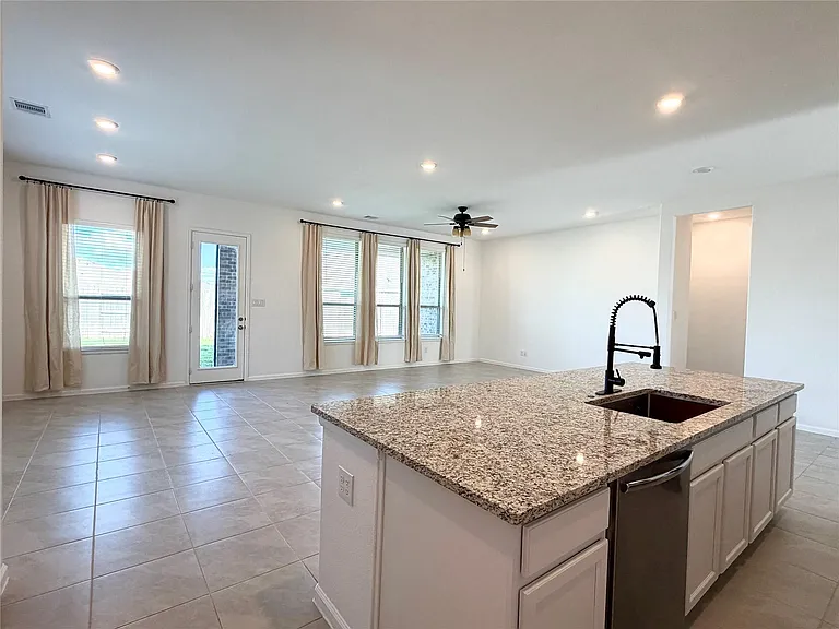 3715 Rock Ledge Dr — Photo 9