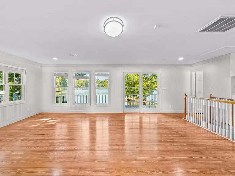 118 Revere Dr — Photo 10