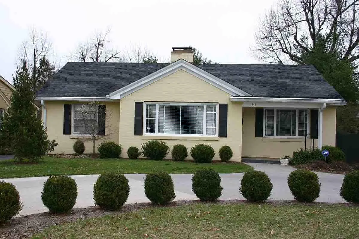 3 bed, 2600 sqft, $3,000 — Photo 1