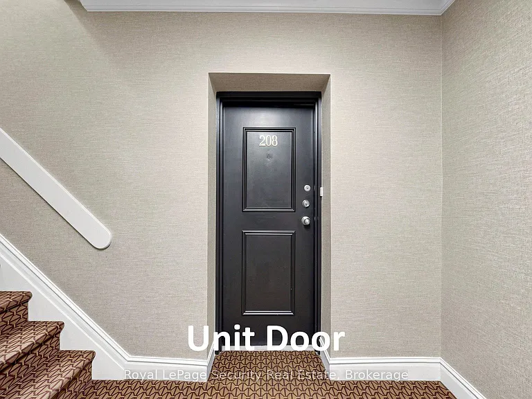 35 Raglan Ave #208 — Photo 7