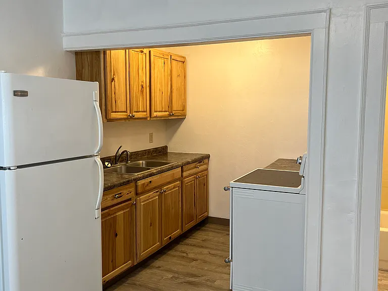 1140 Lawe St #L — Photo 6