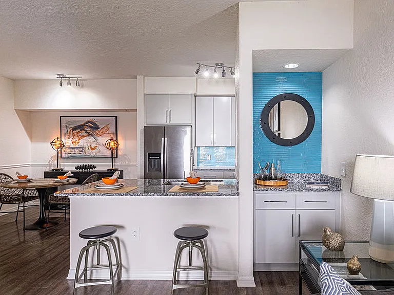 Cortland Portofino Place — Photo 11