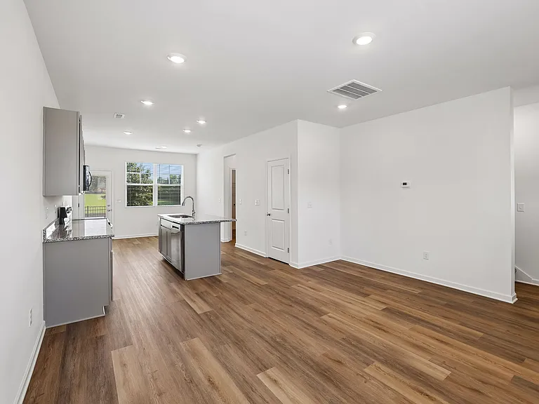 7608 Nightingale Ct — Photo 6