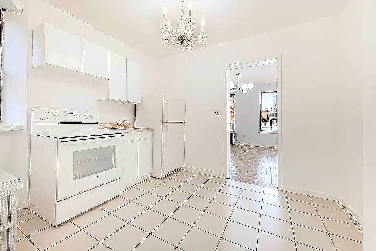 242 Mulberry Street — Photo 4