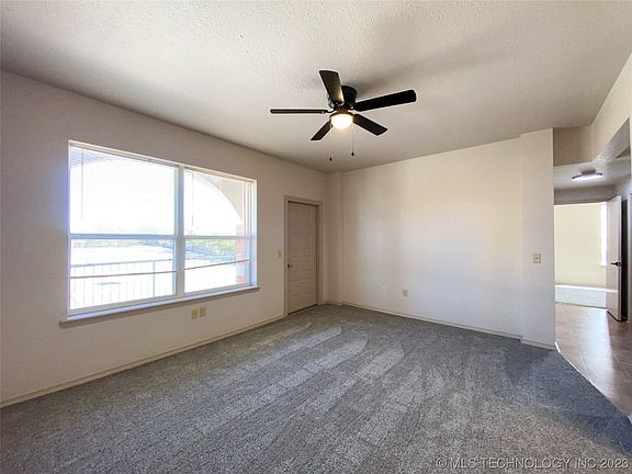 3rd image of 301 E Washington Ave #4007