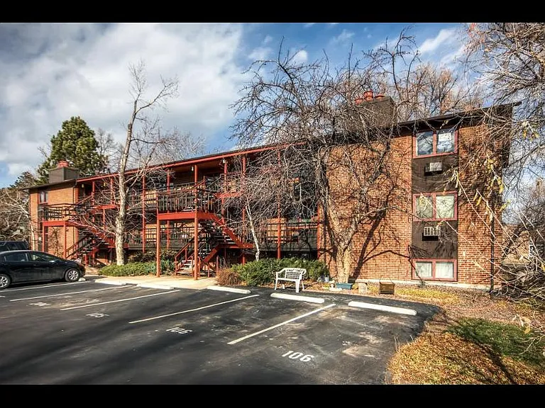 1370 Estes St #101 — Photo 1