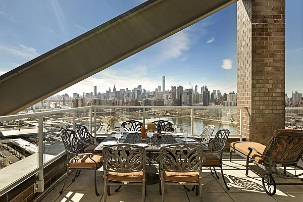 Sold by Compass | media 1