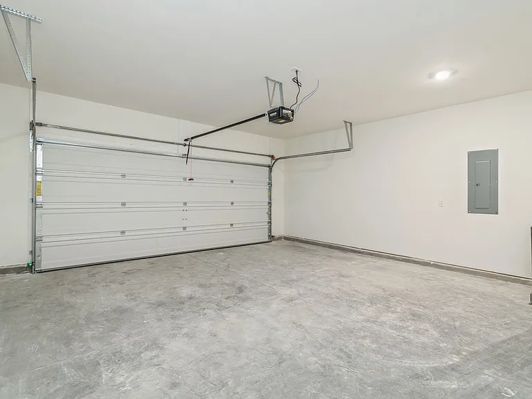 944 Utopia Ln — Photo 31