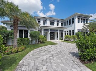 725 Harbour Dr, Naples, FL 34103