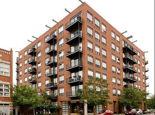 859 W Erie St APT 303, Chicago, IL 60642