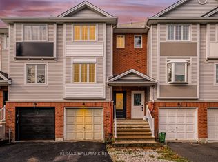 63 Manhattan Cres, Ottawa, ON K2C 4B8