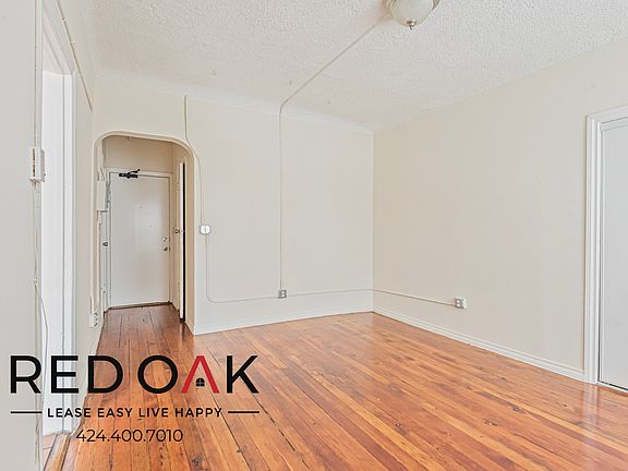 3rd image of 832 S Oxford Ave APT 206