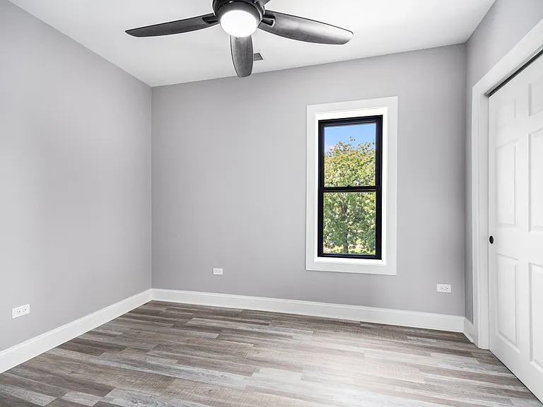 8656 S Burnham Ave #3B — Photo 8