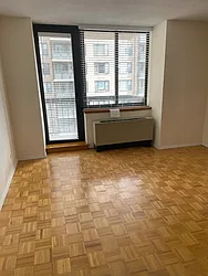 250 East 40th Street, #21C