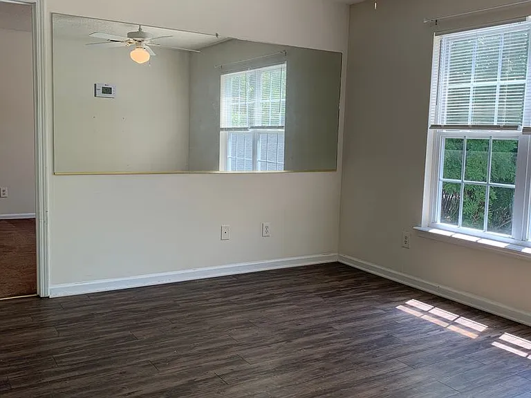 2133 Yaupon Dr — Photo 2