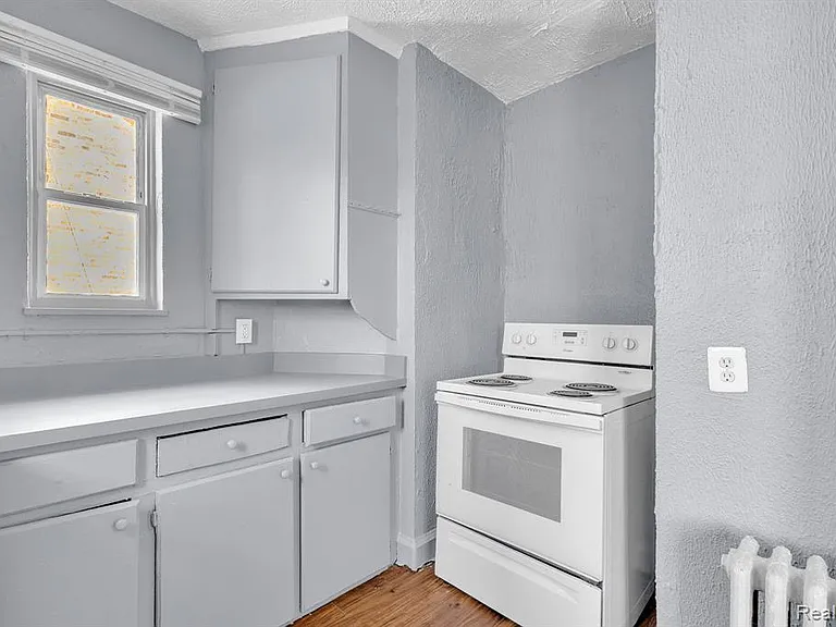 17701 Manderson Rd — Photo 36