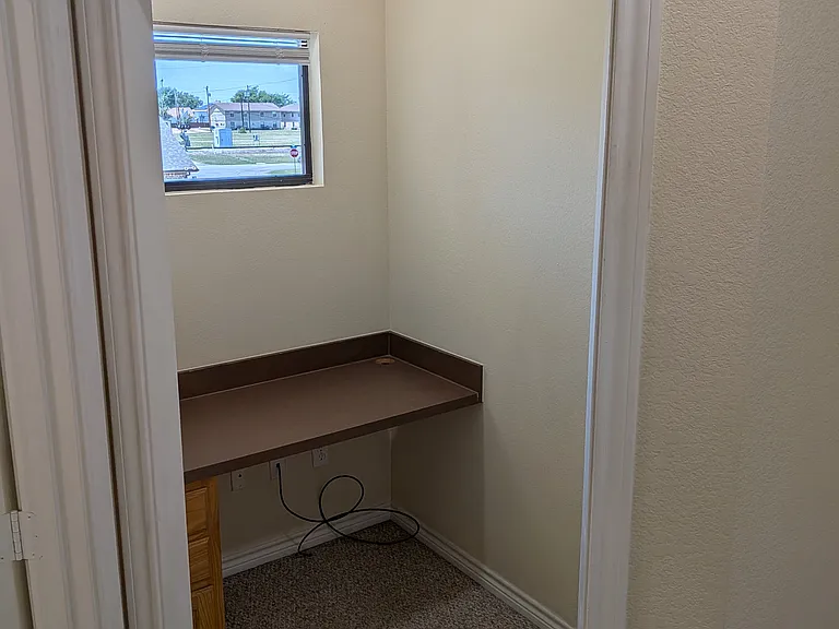 102 N Dallas St #202 — Photo 10
